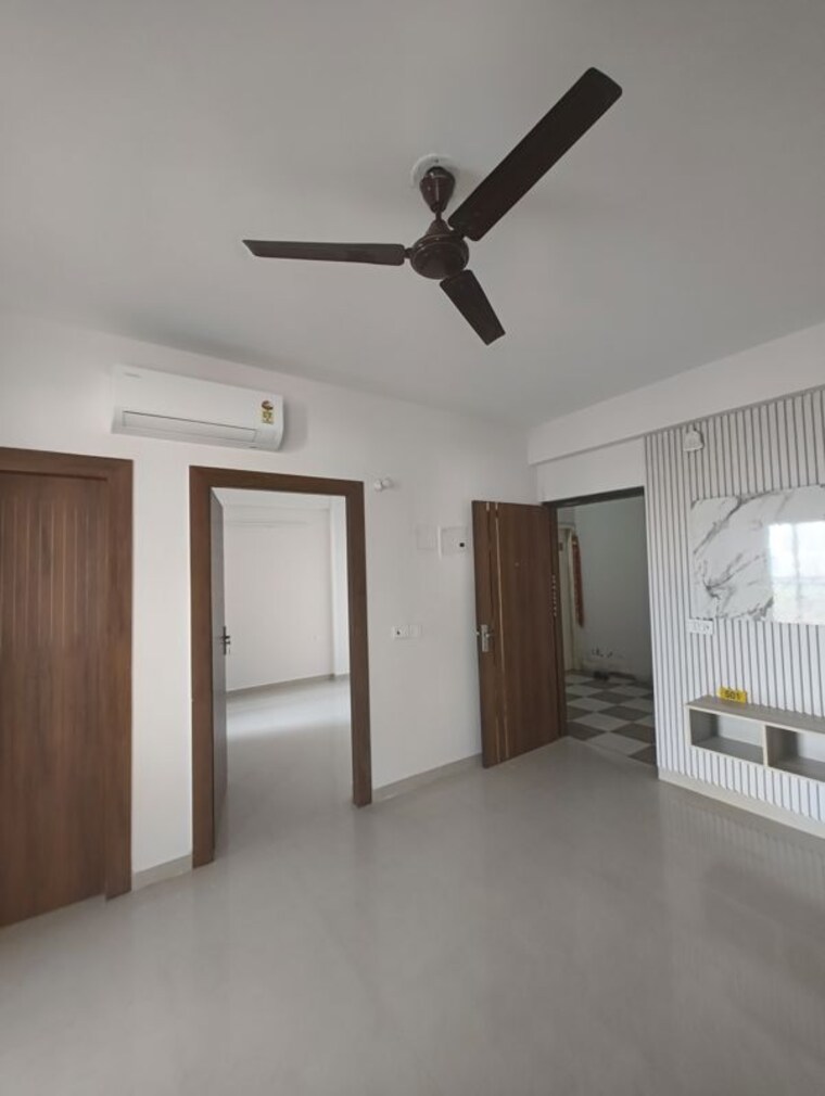 Room, shree-vardhman-green-court 2 Bedroom 650 Sq.Ft. Apartment In Sector 90 Gurgaon 10314557