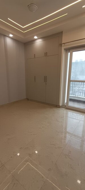 Room in 3 BHK Builder Floor at Puri Kohinoor, Sector 89 – for Sale