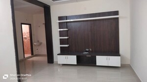 Room in 2 BHK Apartment at Alaknanda Apartment Gomti Nagar, Gomti Nagar – for Rent
