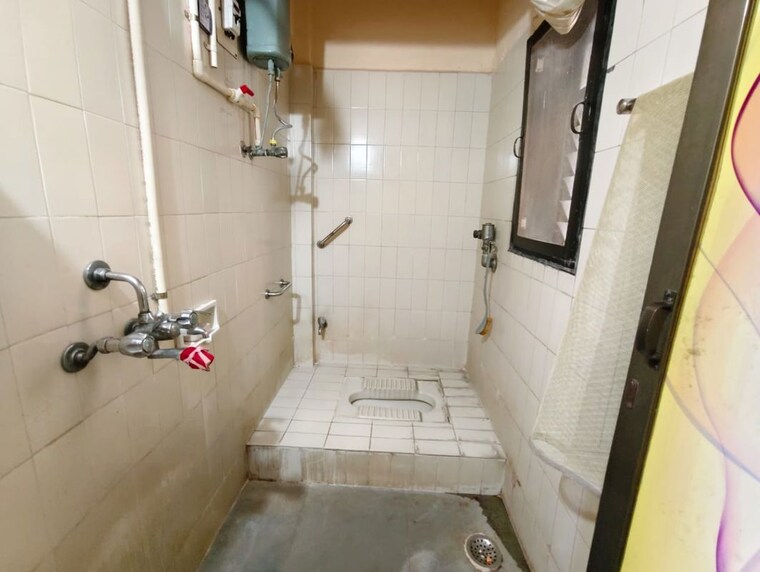 Bathroom, chandiwala-complex 1 Bedroom 620 Sq.Ft. Apartment In Ganeshwadi Thane 10314610