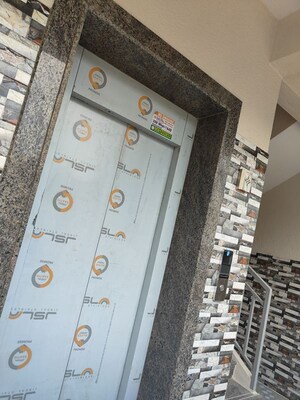 Lift in 2 BHK Apartment at Kr Puram – for Rent