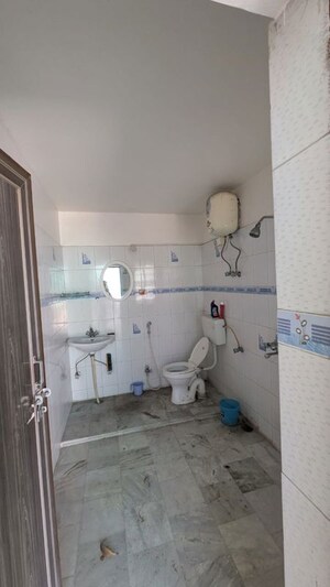 Bathroom in 2 BHK Independent House at Gomti Nagar – for Rent