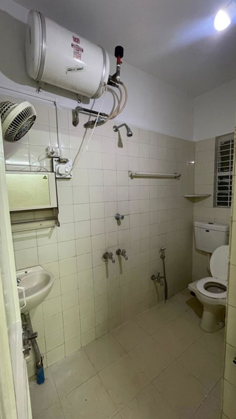 Bathroom, aundh 2 Bedroom 1000 Sq.Ft. Apartment In Aundh Pune 10314577