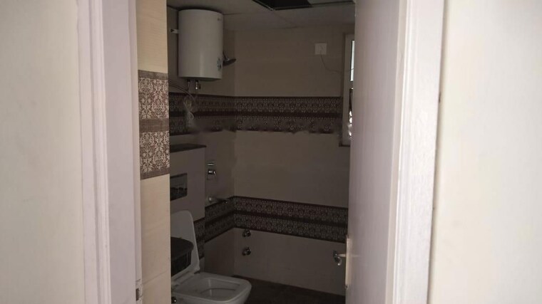 Bathroom, pareena-the-elite-residences 3 Bedroom 3500 Sq.Ft. Apartment In Sector 99 Gurgaon 10314623