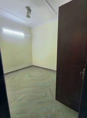 Room in 2 BHK Builder Floor at Govindpuri – for Rent