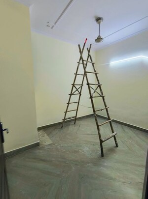 Master Bedroom in 2 BHK Builder Floor at Govindpuri – for Rent