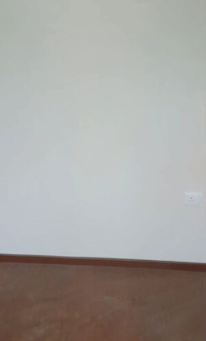 Room in 3 BHK Apartment at Amrapali Centurian Park, Tech Zone 4 Greater Noida – for Sale