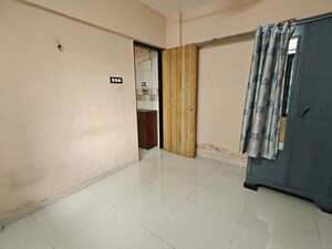 Room in 1 BHK Apartment at Tulsi Niwas CHS, Tilak Nagar – for Rent