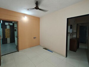 Room in 1 BHK Apartment at Tulsi Niwas CHS, Tilak Nagar – for Rent