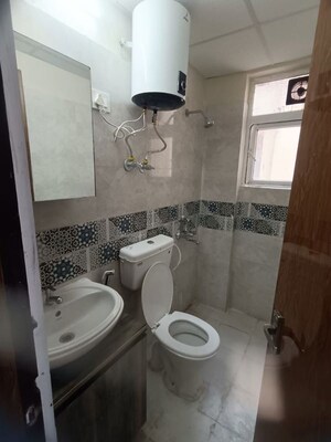 Bathroom in 2 BHK Apartment at Signature Global City 63A, Sector 63a – for Rent