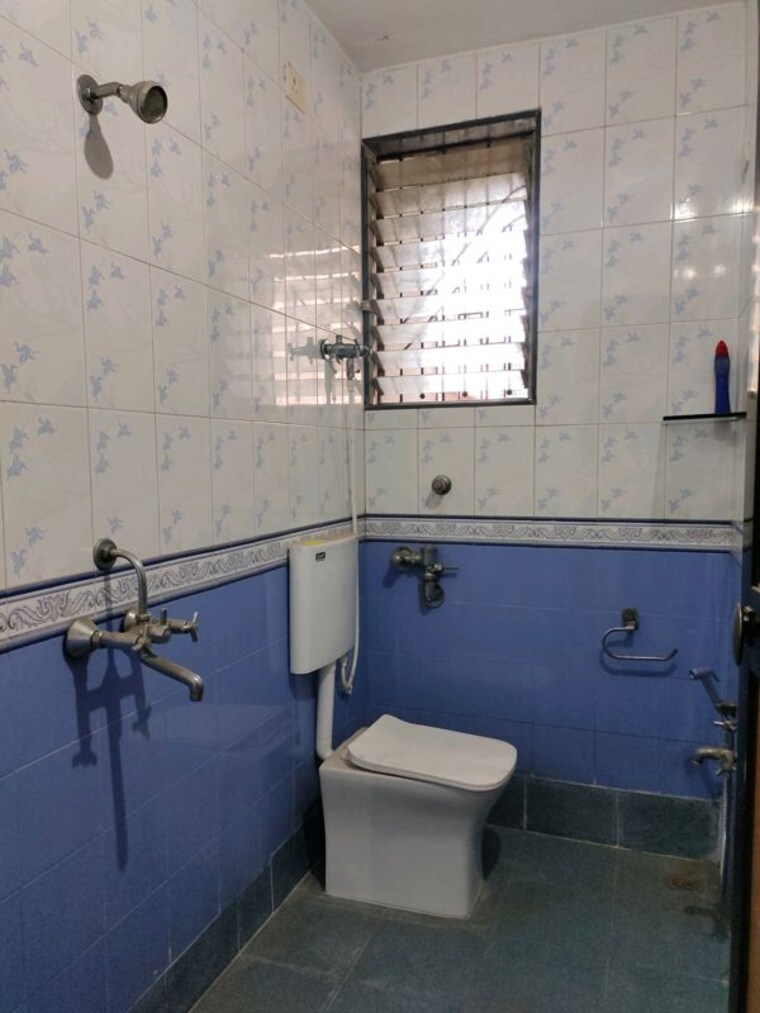 Attached Bathroom, sanpada 2 Bedroom 1100 Sq.Ft. Apartment In Sanpada Navi Mumbai 10314721