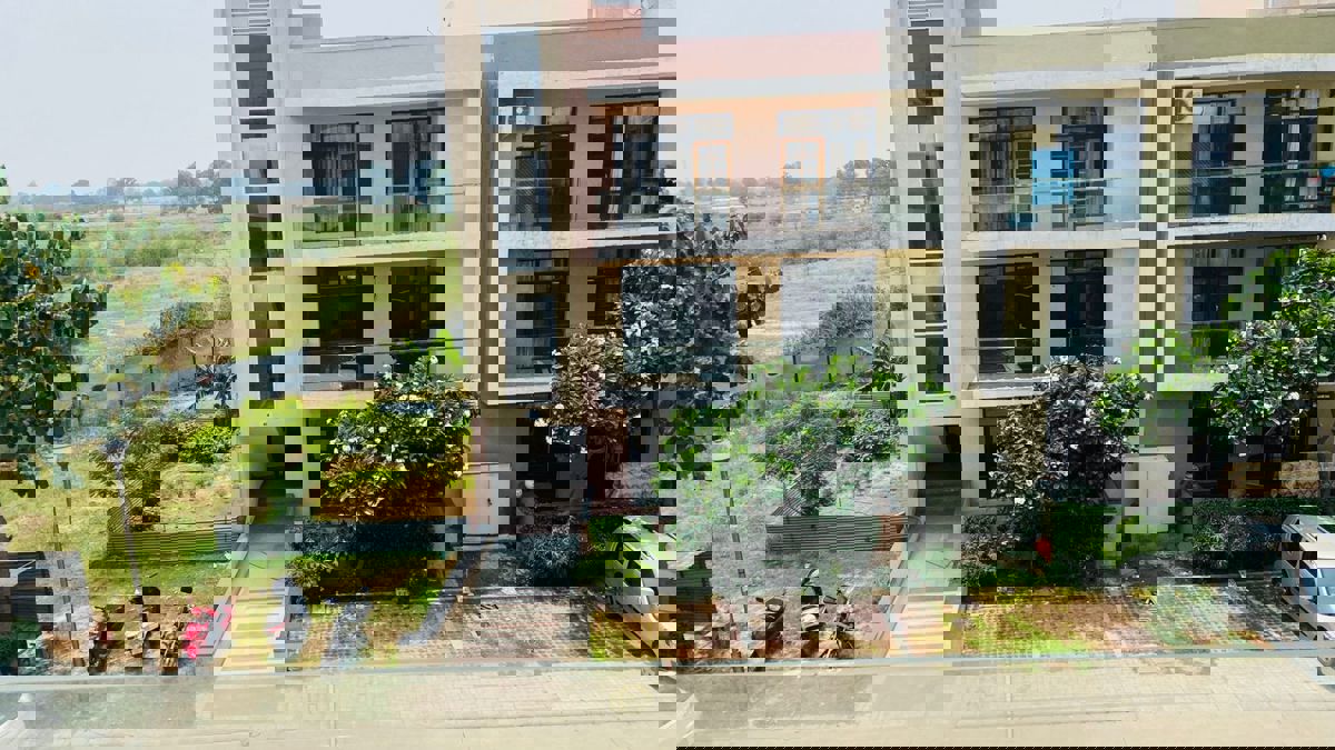 3 BHK + Servant Room 1725 Sq.Ft. Builder Floor in Omaxe New Chandigarh