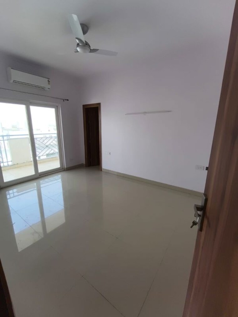 Room, central-park-flower-valley-aqua-front-towers 3 Bedroom 1789 Sq.Ft. Apartment In Sohna Sector 33 Gurgaon 10314763