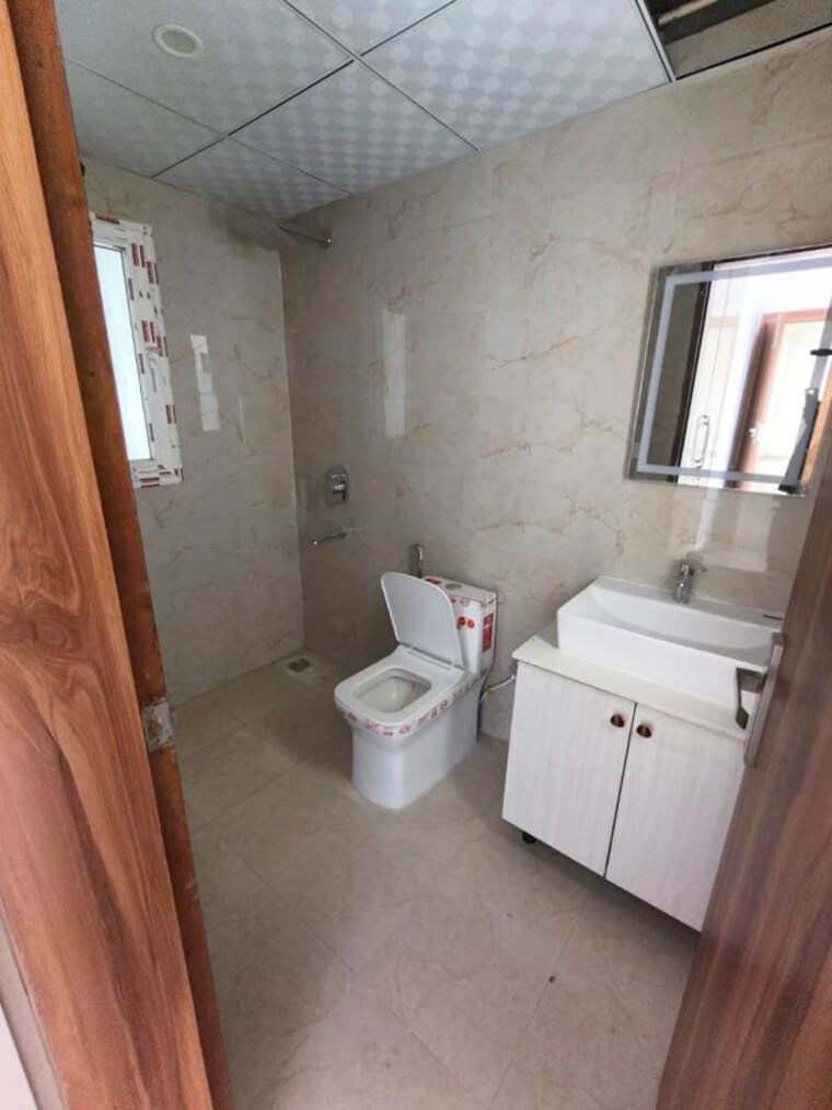 Bathroom, central-park-flower-valley-aqua-front-towers 3 Bedroom 1789 Sq.Ft. Apartment In Sohna Sector 33 Gurgaon 10314763