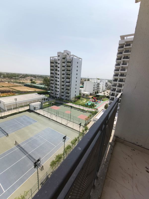 3 BHK Apartment For Rent in Central Park Flower Valley Aqua Front Towers