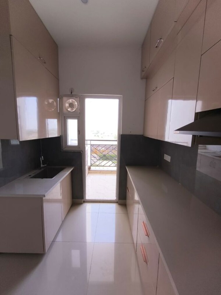 Kitchen, central-park-flower-valley-aqua-front-towers 3 Bedroom 1789 Sq.Ft. Apartment In Sohna Sector 33 Gurgaon 10314763