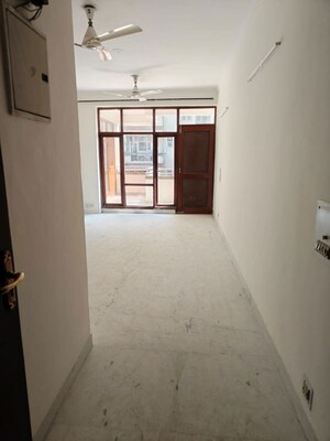 Building Lobby in 3 BHK Apartment at DLF The Crest, Sector 54 – for Sale