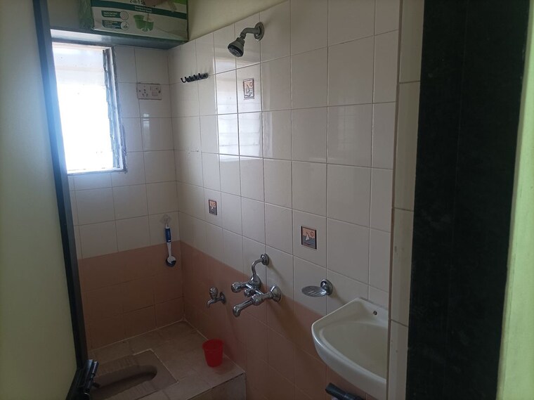Bathroom, brahamand-phase-6-chs-ltd 2 Bedroom 810 Sq.Ft. Apartment In Brahmand Thane 10314784