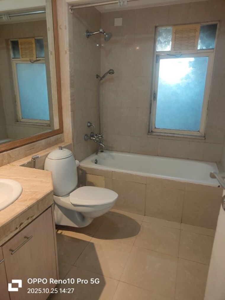 Bathroom, hiranandani-gardens-eldora 3 Bedroom 1300 Sq.Ft. Apartment In Powai Mumbai 10314822
