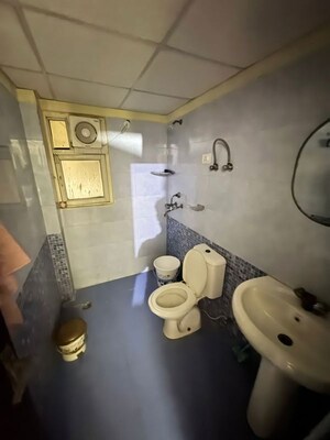 Bathroom in 2.5 BHK Apartment at Supertech Cape Town, Sector 74 – for Rent