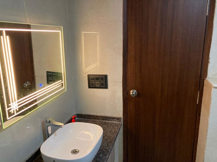 Bathroom, unitech-uniworld-city 3 Bedroom 2368 Sq.Ft. Apartment In Sector 30 Gurgaon 10314845