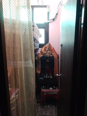 Furnished Amenities in 2 BHK Builder Floor at Guru Nanak Enclave, Dhakoli – for Sale