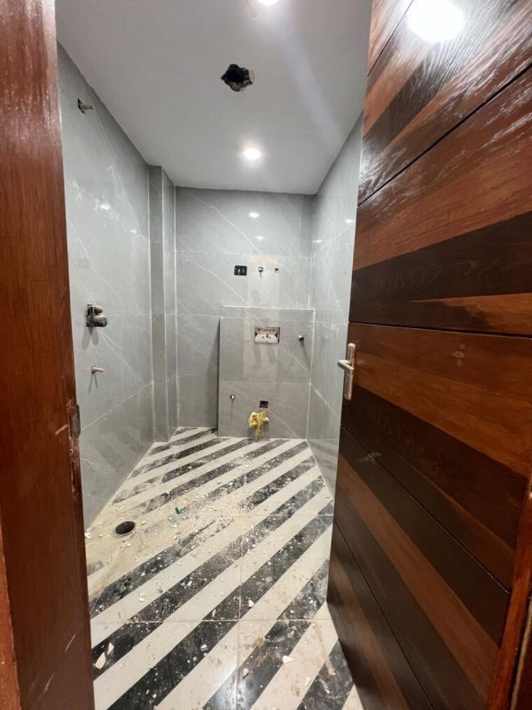 Bedroom, shanti kunj 3 Bedroom 150 Sq.Yd. Builder Floor In Shanti Kunj Delhi 10314852