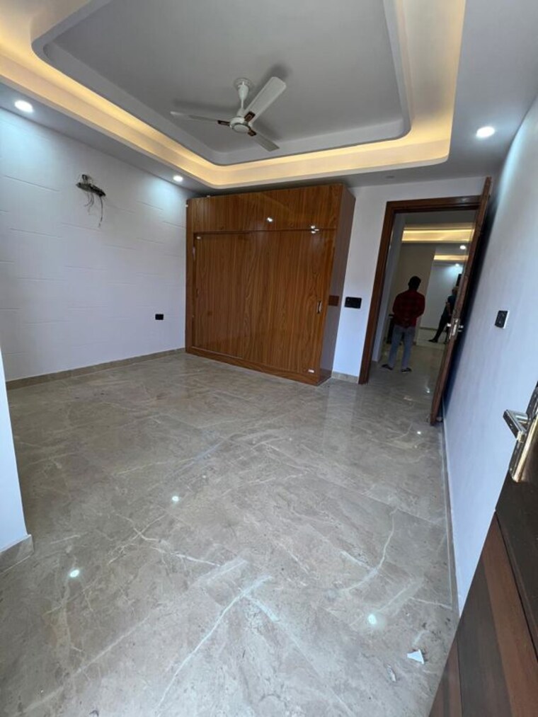 Room, shanti kunj 3 Bedroom 150 Sq.Yd. Builder Floor In Shanti Kunj Delhi 10314852