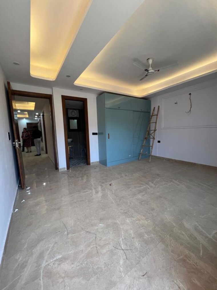 Room, shanti kunj 3 Bedroom 150 Sq.Yd. Builder Floor In Shanti Kunj Delhi 10314852
