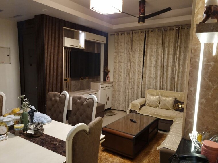 Living Room, sainik colony 3.5 Bedroom 250 Sq.Yd. Builder Floor In Sainik Colony Faridabad 10314894