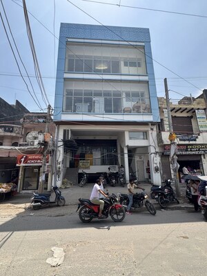  Showroom For Rent in Deenpur