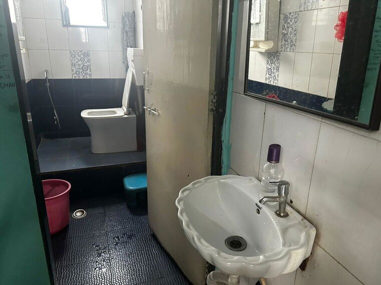 Bathroom, lunkad-valencia-apartments 1 RK 300 Sq.Ft. Apartment In Viman Nagar Pune 10314853