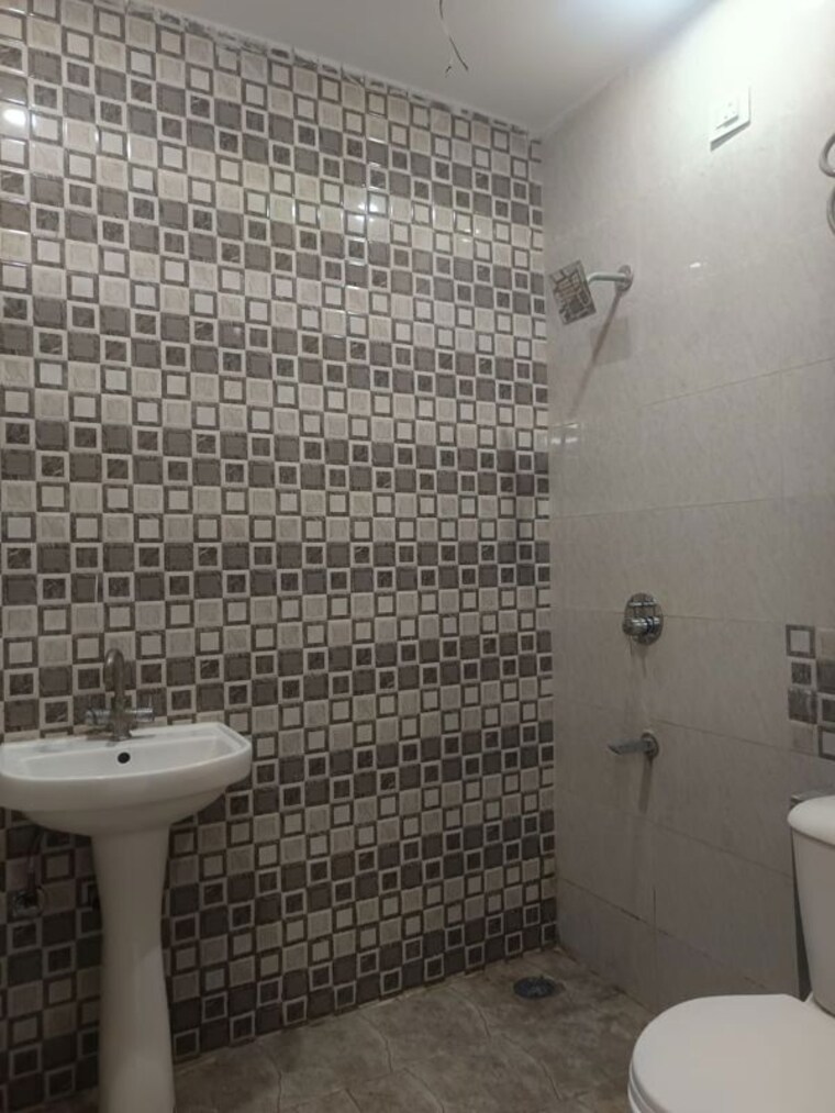 Bathroom, sector 17 2 Bedroom 1650 Sq.Ft. Independent House In Sector 17 Panchkula 10314949