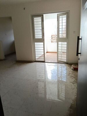 Room in 3 BHK Apartment at Icon Westwood Estates, Wakad – for Rent