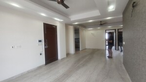 Room in 3 BHK Builder Floor at South City 1 – for Rent