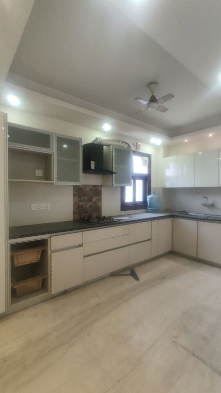 Kitchen, south city 1 3 Bedroom 2478 Sq.Ft. Builder Floor In South City 1 Gurgaon 10314961