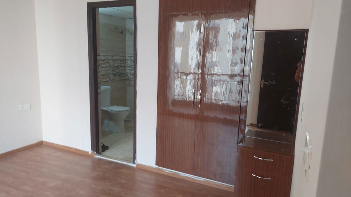 2.5 BHK + Study Room Apartment For Rent in Amrapali Golf Homes