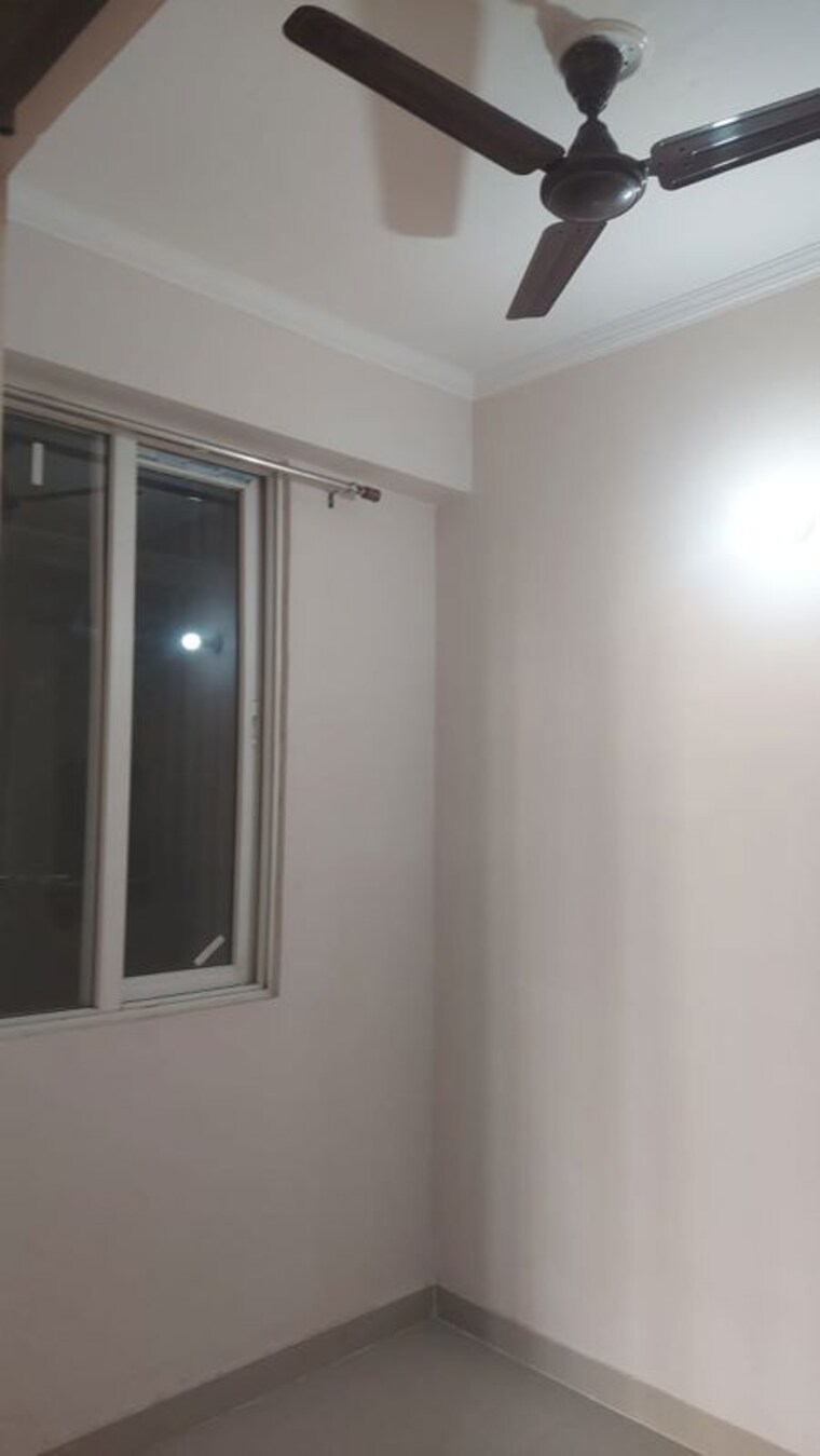 Room, amrapali-golf-homes 2.5 Bedroom 945 Sq.Ft. Apartment In Sector 4 Greater Noida Greater Noida 10314993