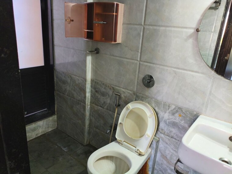 Bathroom, chembur 2 Bedroom 637 Sq.Ft. Apartment In Chembur Mumbai 10315013