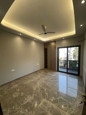 Room in 3 BHK Builder Floor at Shivalik Colony – for Rent