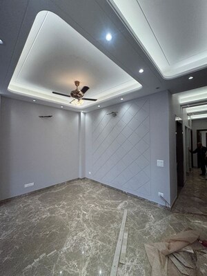 Room in 3 BHK Builder Floor at Shivalik Colony – for Rent