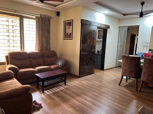 Living Room in 3.5 BHK Apartment at Sheth Vasant Lawns, Laxmi Nagar – for Rent