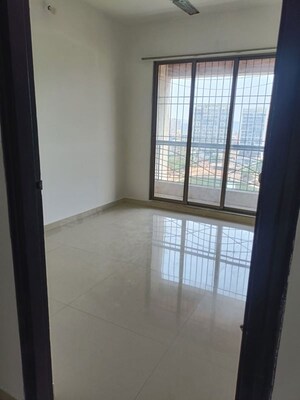 Room in 2 BHK Apartment at Today Elite, Ulwe – for Rent