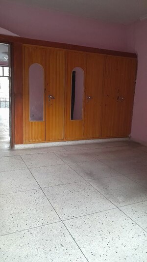 Room in 3 BHK Independent House at Sector 22 – for Rent