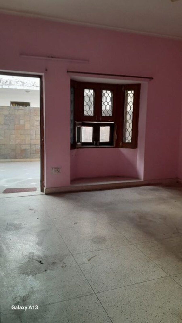 Room, sector 22 3 Bedroom 2000 Sq.Ft. Independent House In Sector 22 Gurgaon 10315153