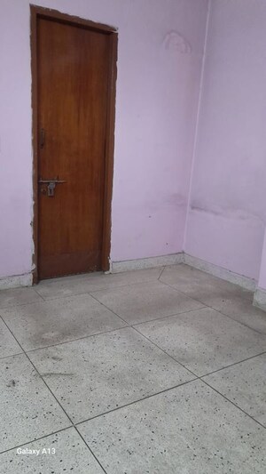 Room in 3 BHK Independent House at Sector 22 – for Rent