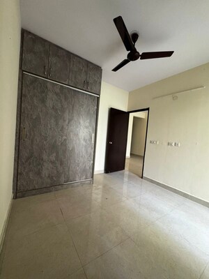 Room in 2 BHK Apartment at Signature The Serenas, Sohna Sector 36 – for Rent