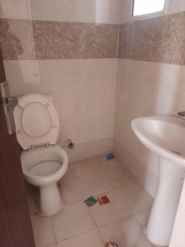 Bathroom, supertech-eco-village-ii 2 Bedroom 1106 Sq.Ft. Apartment In Sector 16b Greater Noida Greater Noida 10315160
