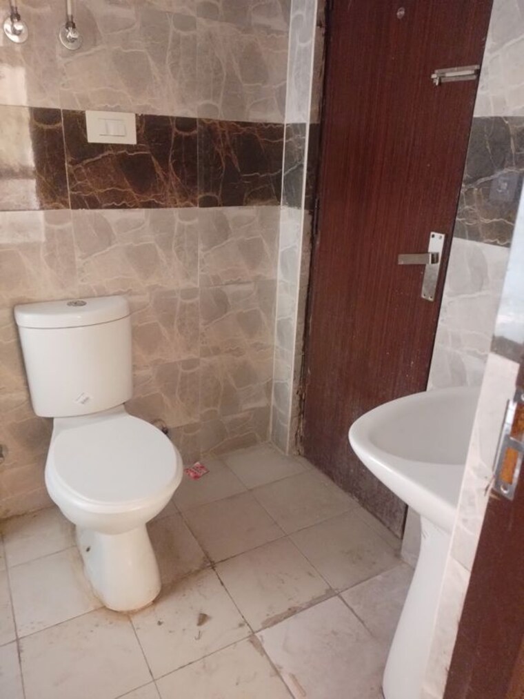 Bathroom, supertech-eco-village-ii 2 Bedroom 1106 Sq.Ft. Apartment In Sector 16b Greater Noida Greater Noida 10315160