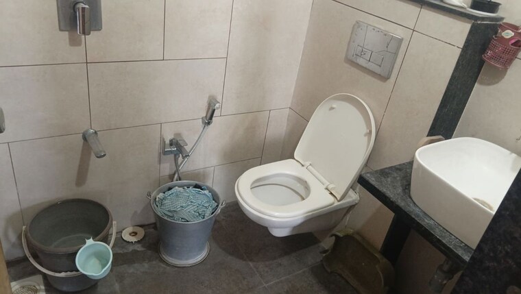 Bathroom, sargasan 1 Bedroom 700 Sq.Ft. Apartment In Sargasan Gandhinagar 10315195